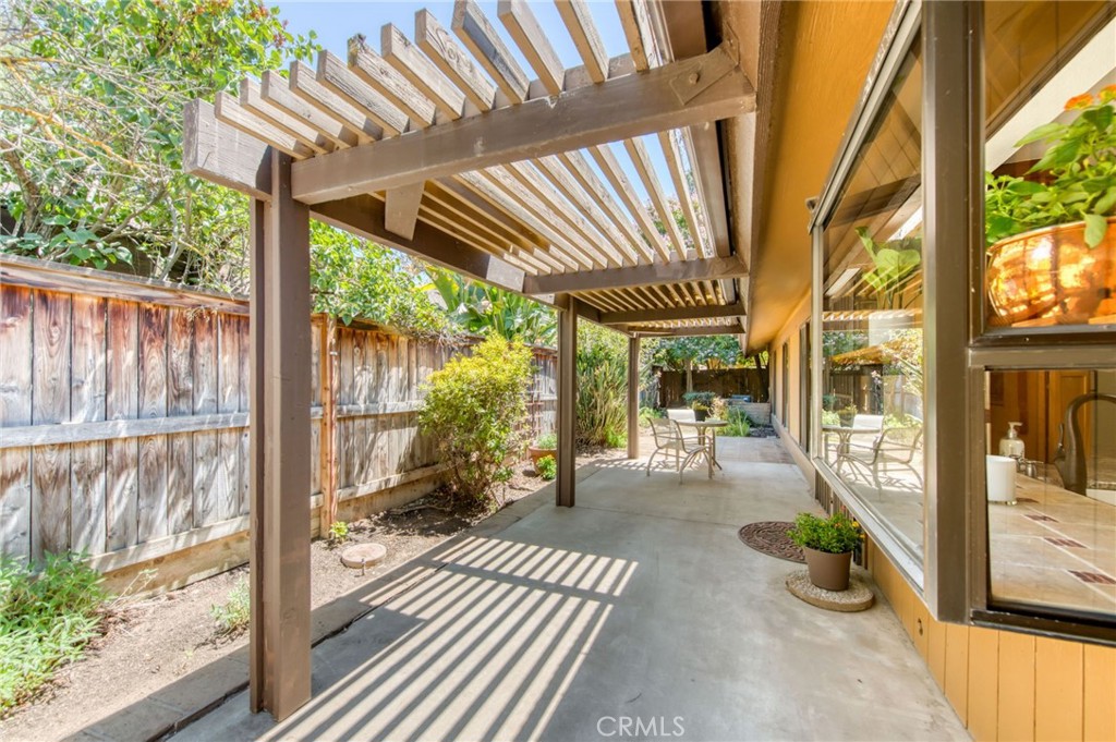 6300 N Palm Ave #105, Fresno, CA 93704