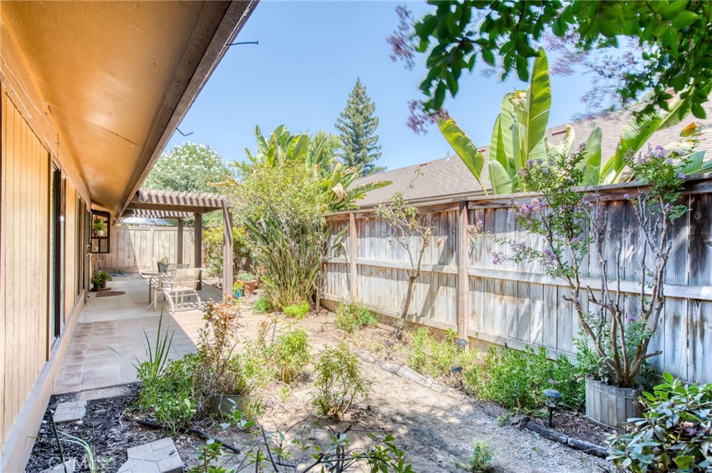 6300 N Palm Ave #105, Fresno, CA 93704
