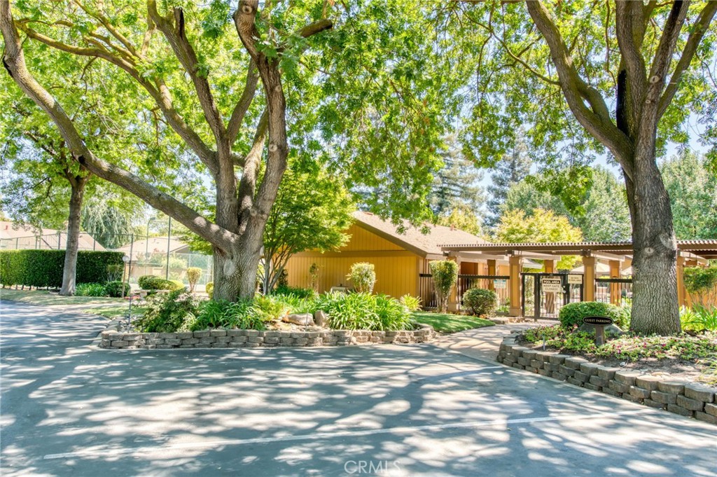 6300 N Palm Ave #105, Fresno, CA 93704