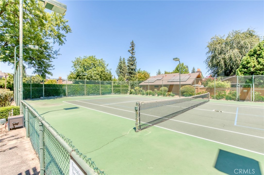 6300 N Palm Ave #105, Fresno, CA 93704