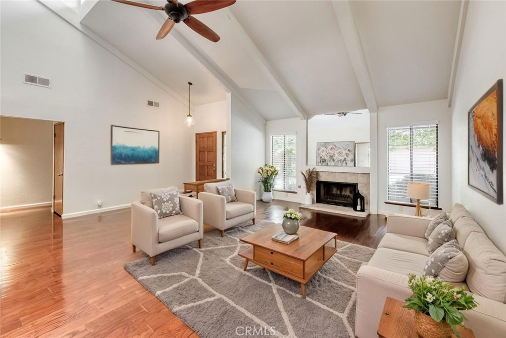 6300 N Palm Ave #105, Fresno, CA 93704