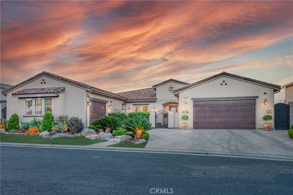 2480 E Course View Way, Fresno, CA 93730