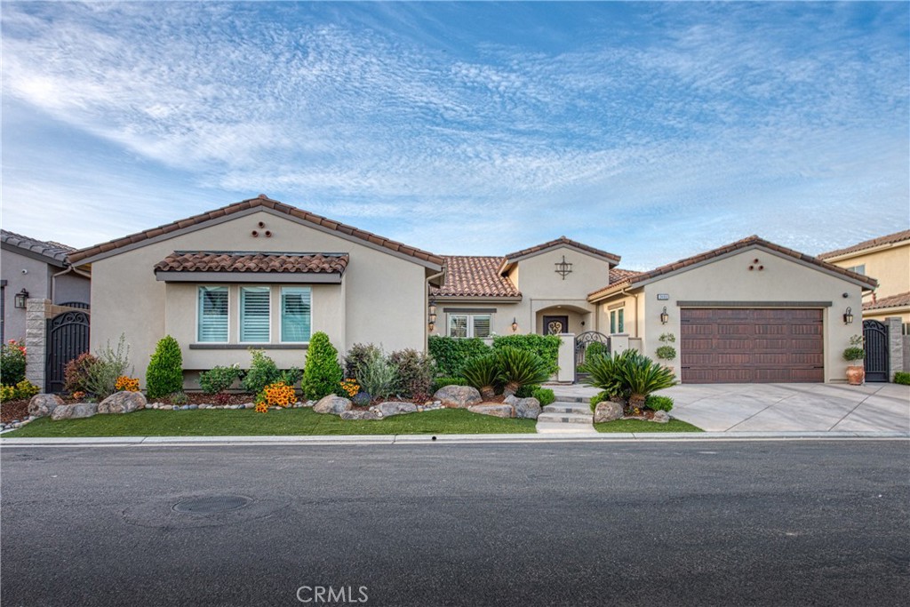 2480 E Course View Way, Fresno, CA 93730
