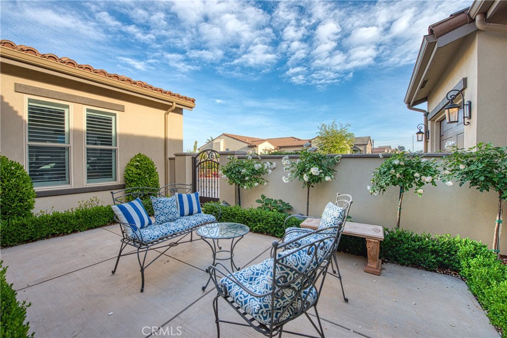 2480 E Course View Way, Fresno, CA 93730