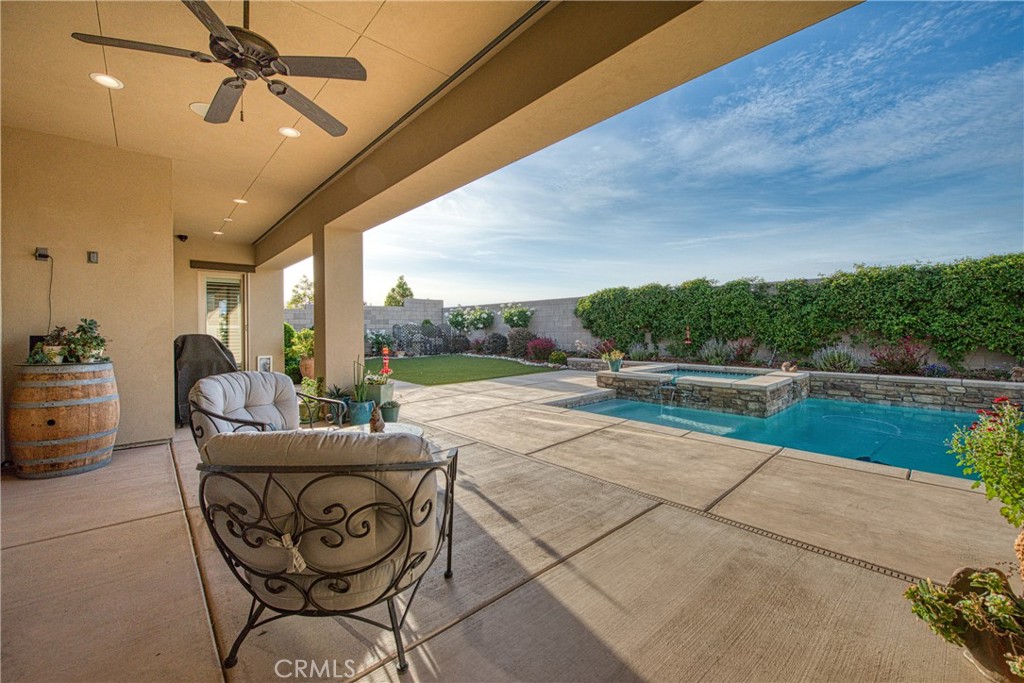 2480 E Course View Way, Fresno, CA 93730