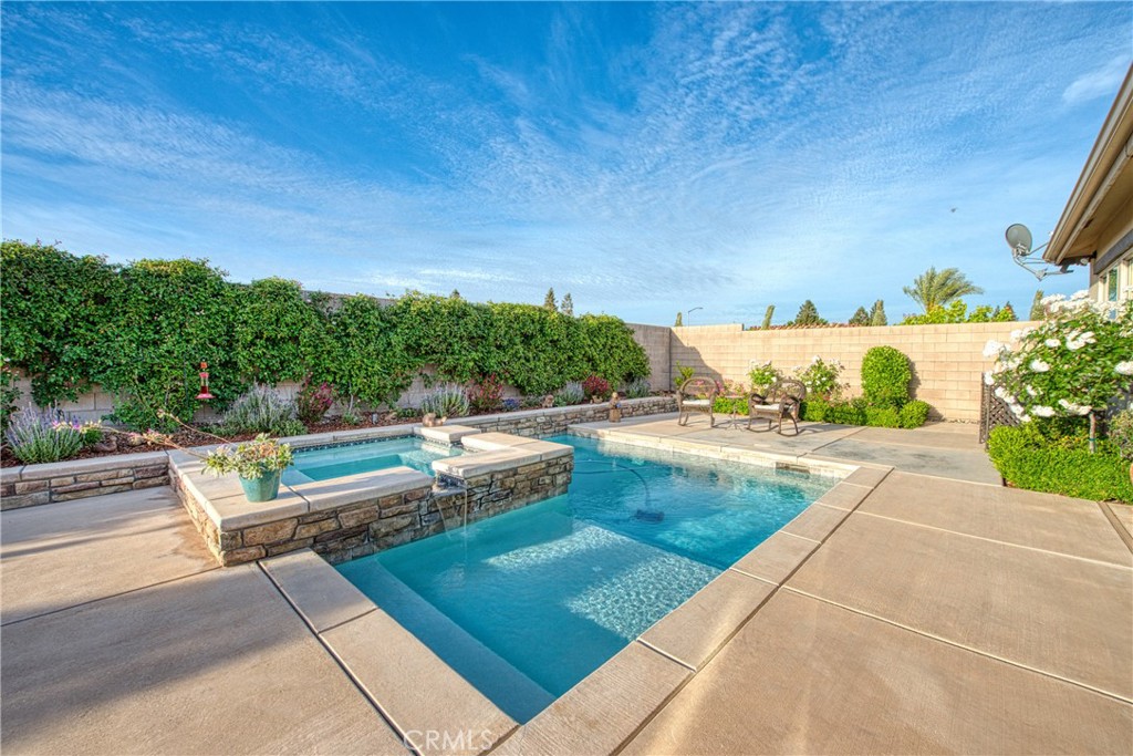 2480 E Course View Way, Fresno, CA 93730
