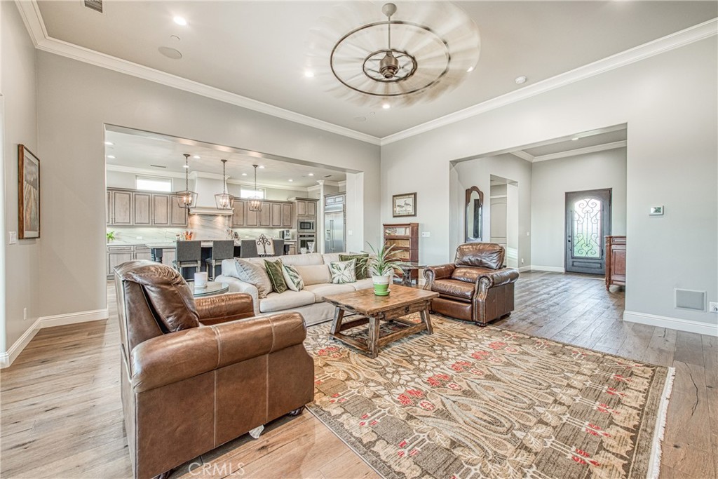 2480 E Course View Way, Fresno, CA 93730