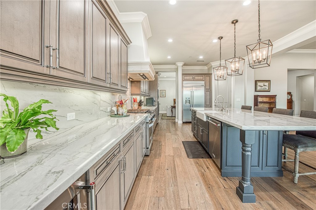 2480 E Course View Way, Fresno, CA 93730