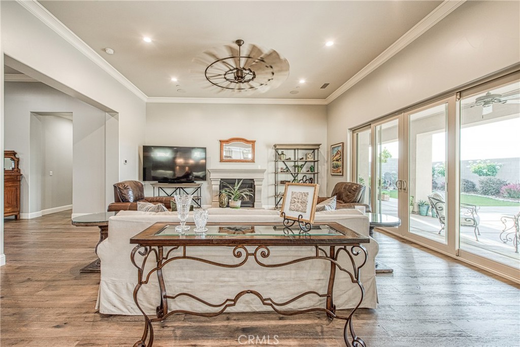 2480 E Course View Way, Fresno, CA 93730