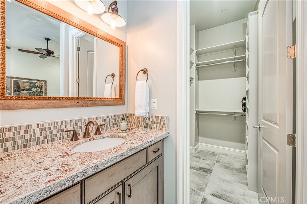 2480 E Course View Way, Fresno, CA 93730