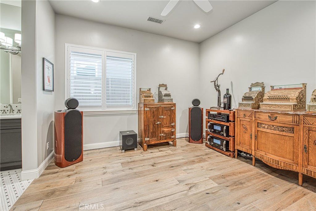 2480 E Course View Way, Fresno, CA 93730