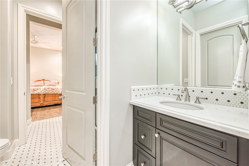 2480 E Course View Way, Fresno, CA 93730