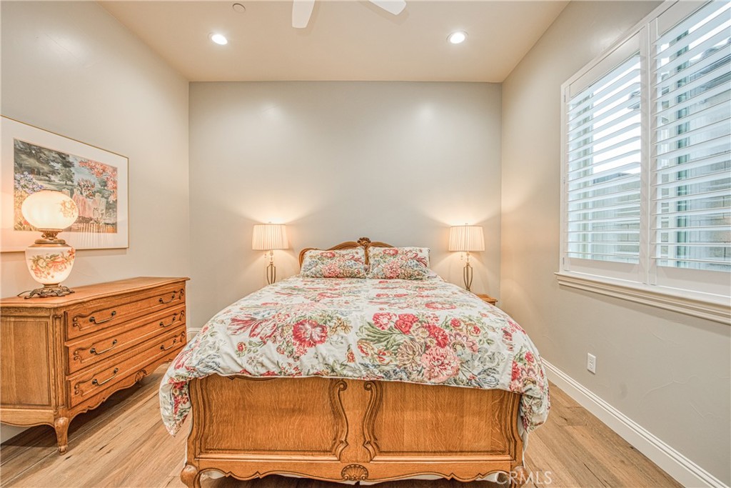 2480 E Course View Way, Fresno, CA 93730