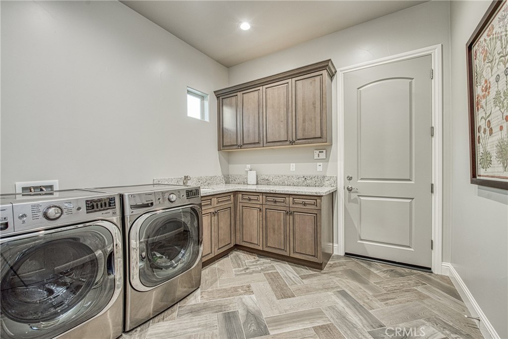 2480 E Course View Way, Fresno, CA 93730
