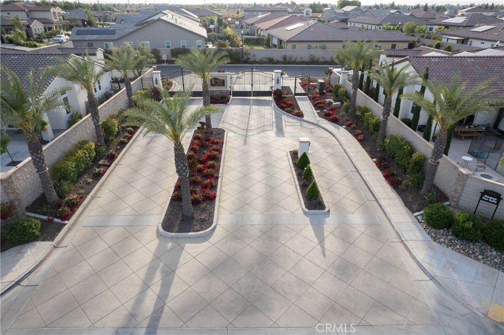 2480 E Course View Way, Fresno, CA 93730