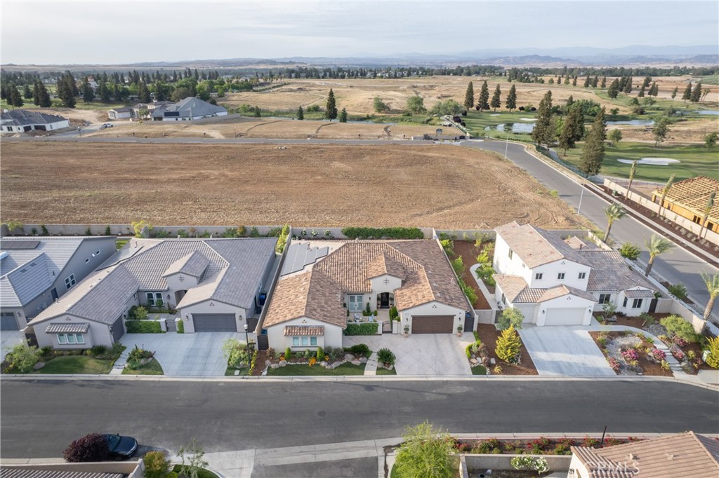 2480 E Course View Way, Fresno, CA 93730