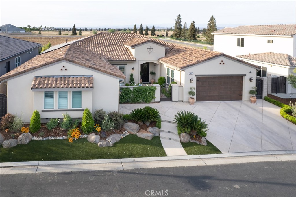 2480 E Course View Way, Fresno, CA 93730