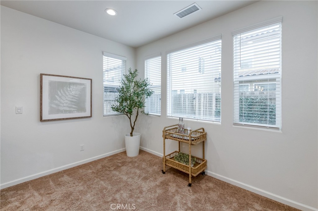 116 S Aria Ave, Madera, CA 93636