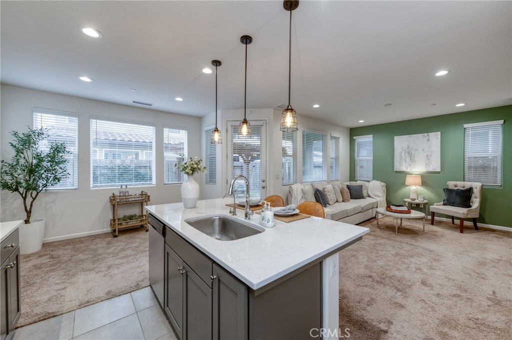 116 S Aria Ave, Madera, CA 93636