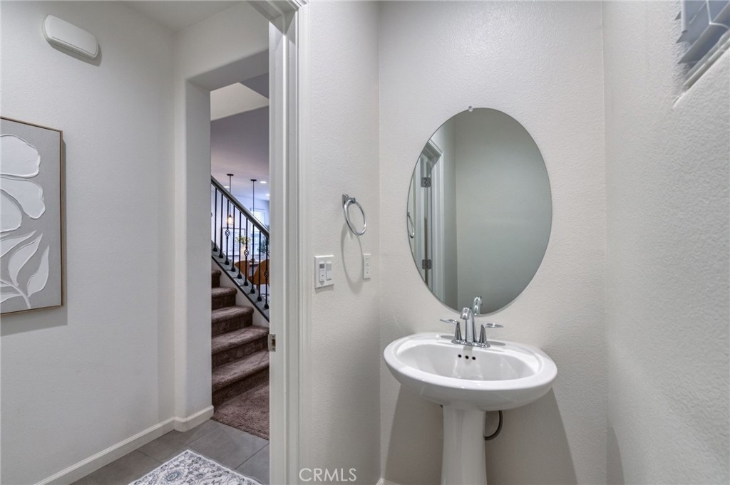 116 S Aria Ave, Madera, CA 93636