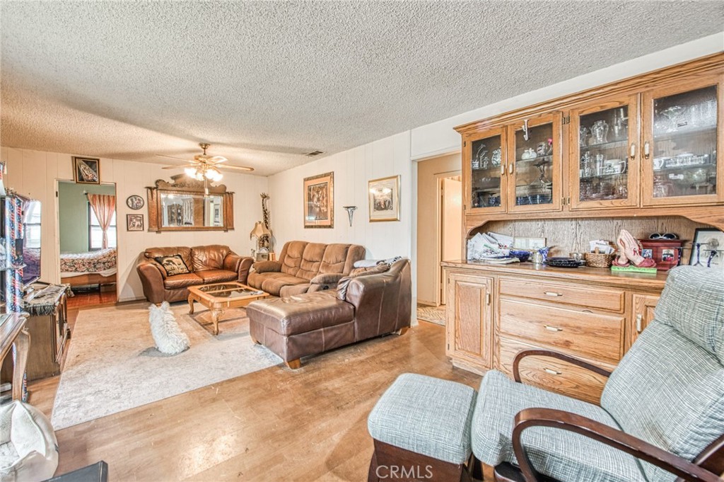 6729 W Clinton Ave, Fresno, CA 93723