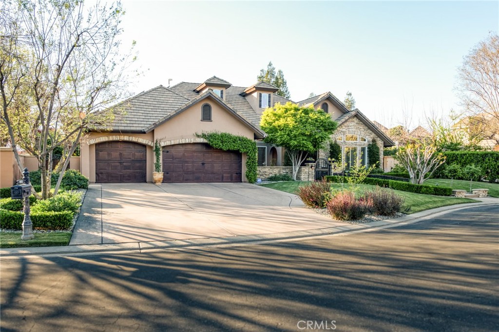 3350 E Via Montiano, Clovis, CA 93619