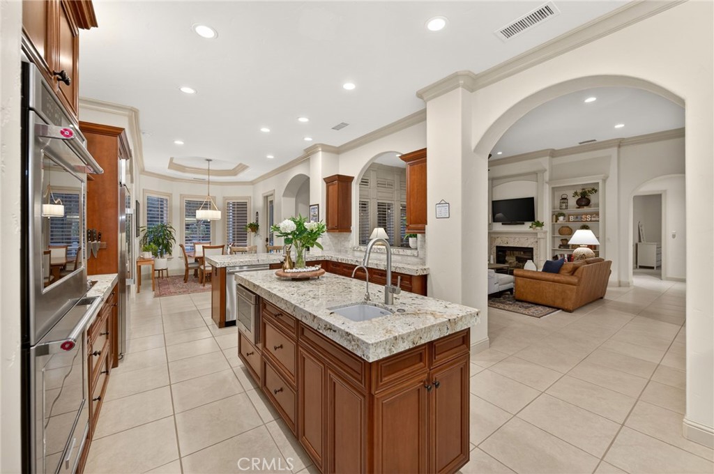 3350 E Via Montiano, Clovis, CA 93619