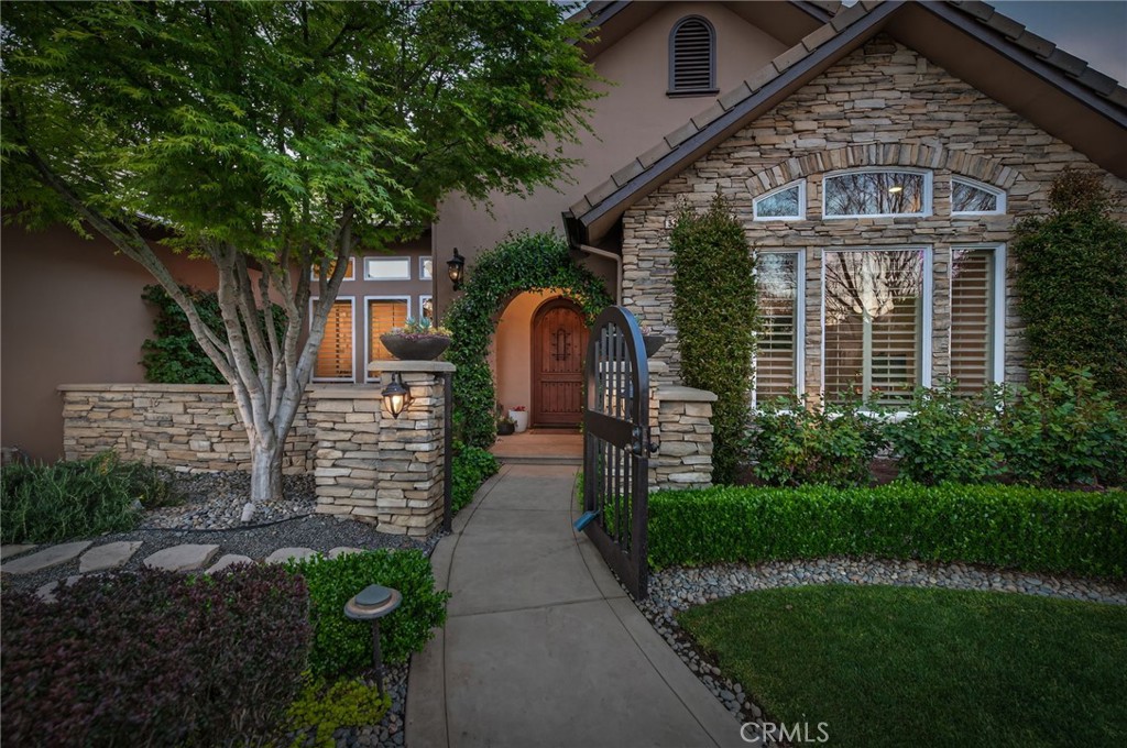 3350 E Via Montiano, Clovis, CA 93619