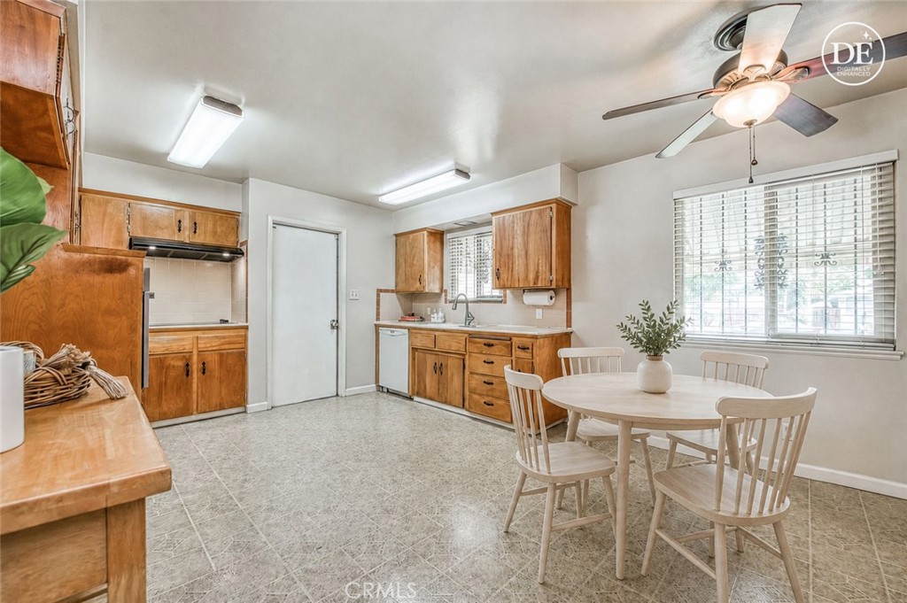 638 W Sussex Way, Fresno, CA 93705