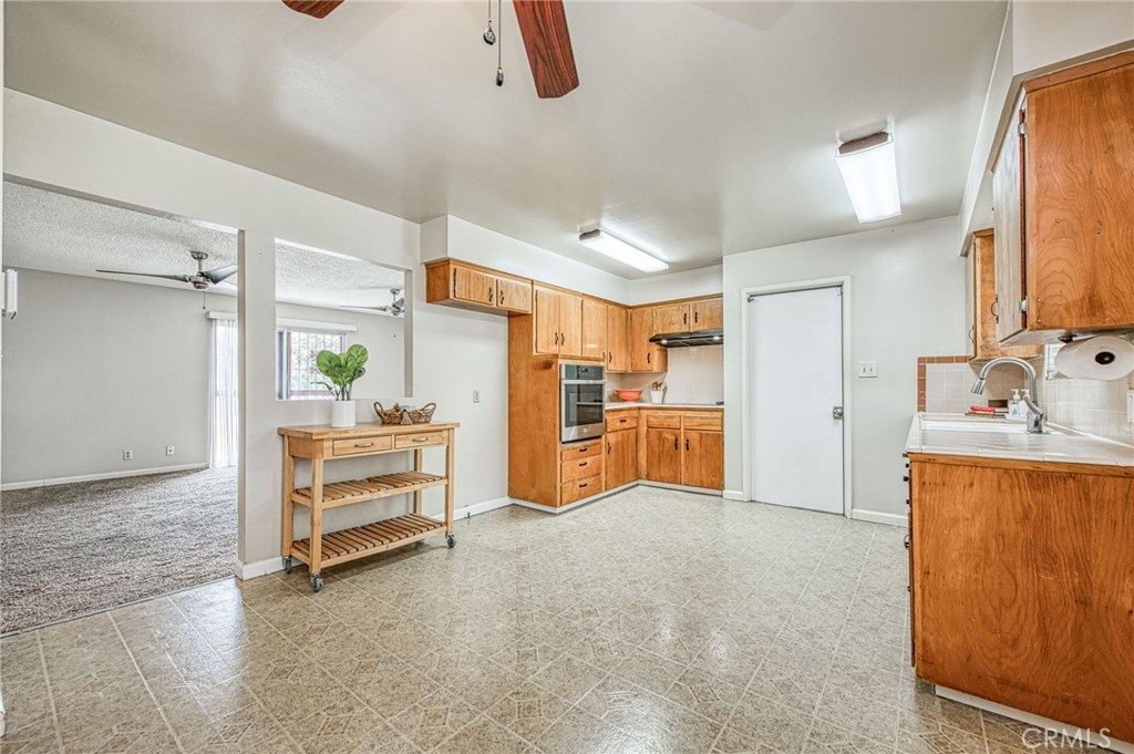 638 W Sussex Way, Fresno, CA 93705