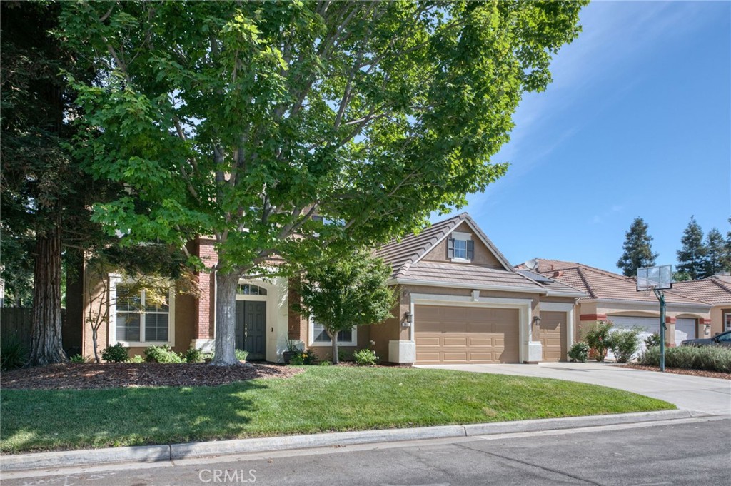 2612 E Shea Dr, Fresno, CA 93720