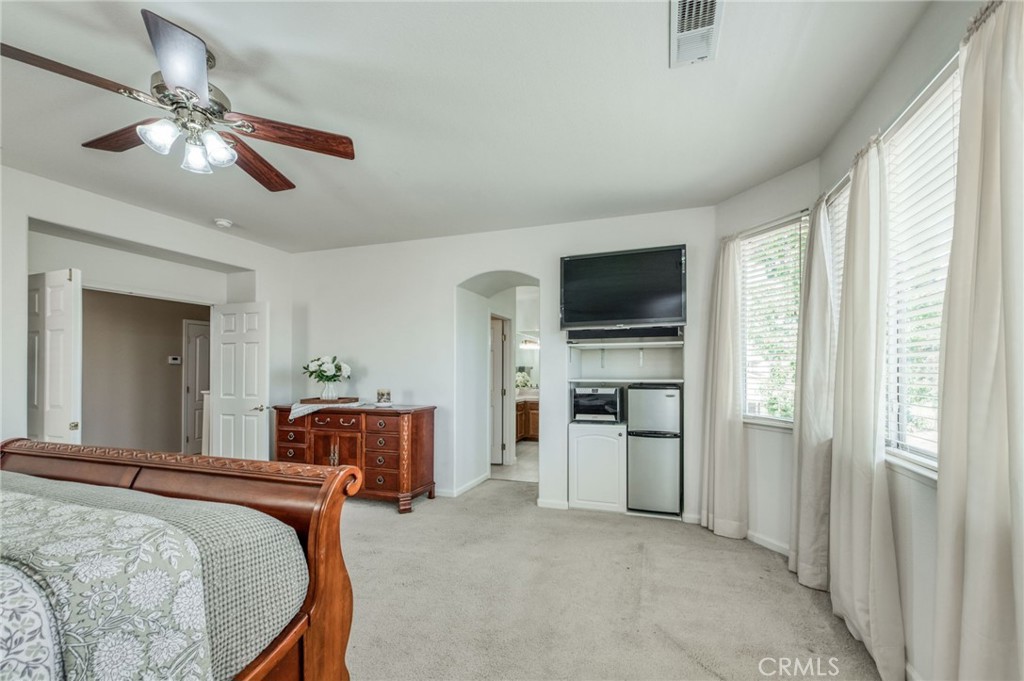2612 E Shea Dr, Fresno, CA 93720