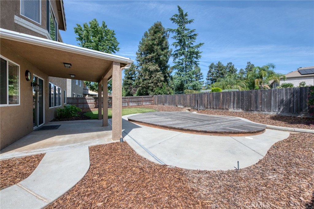 2612 E Shea Dr, Fresno, CA 93720