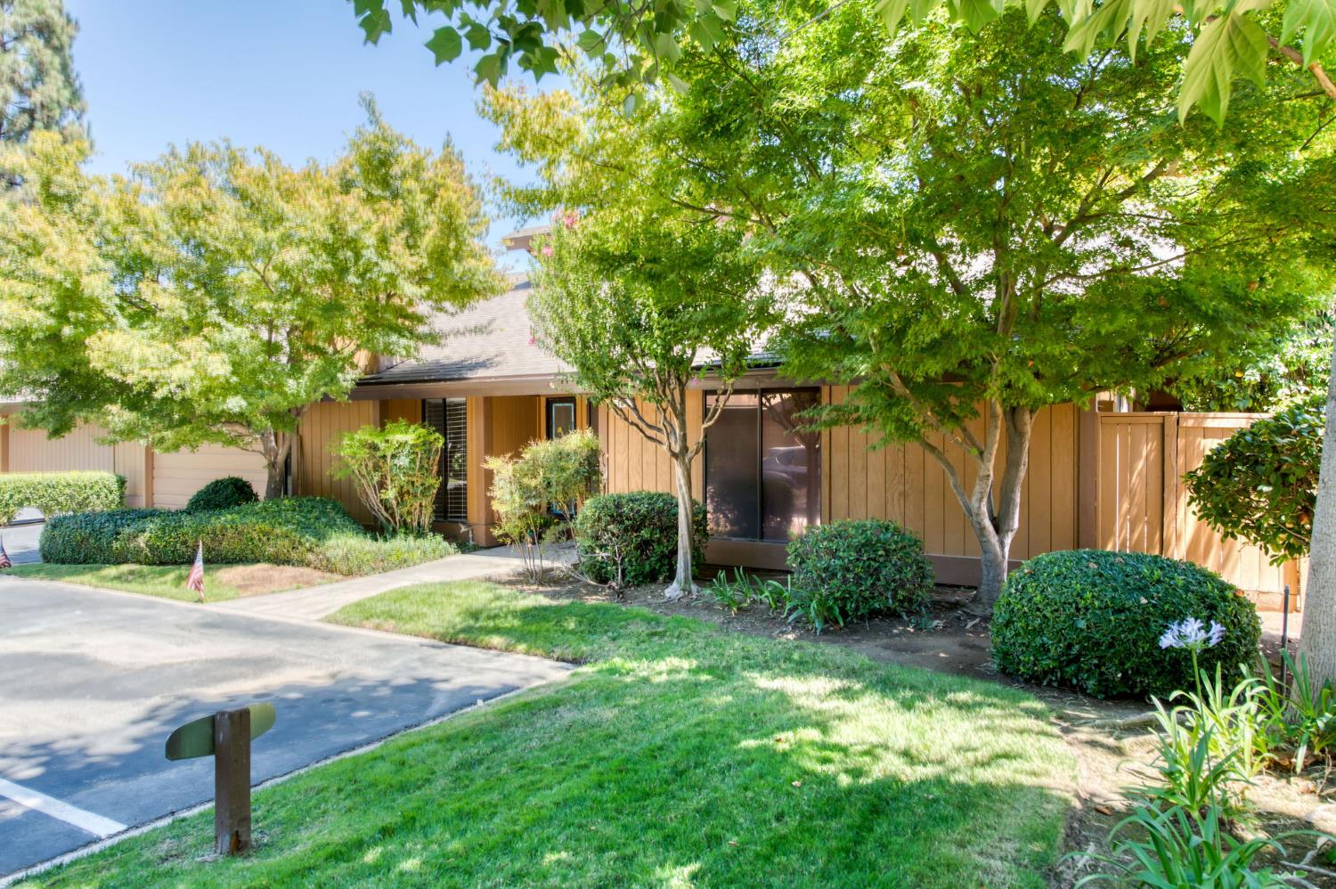 6300 N Palm Ave #105, Fresno, CA 93704