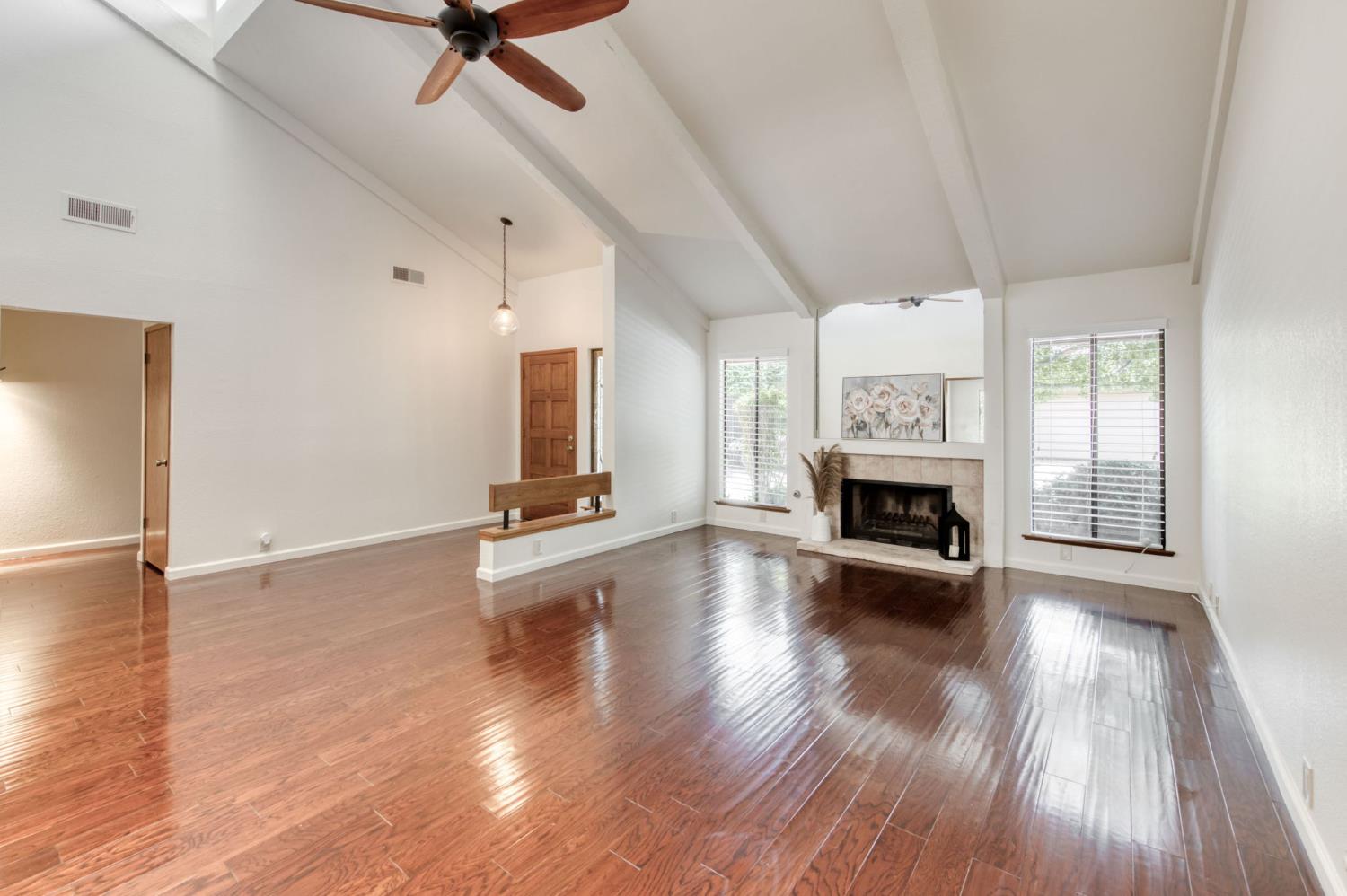 6300 N Palm Ave #105, Fresno, CA 93704