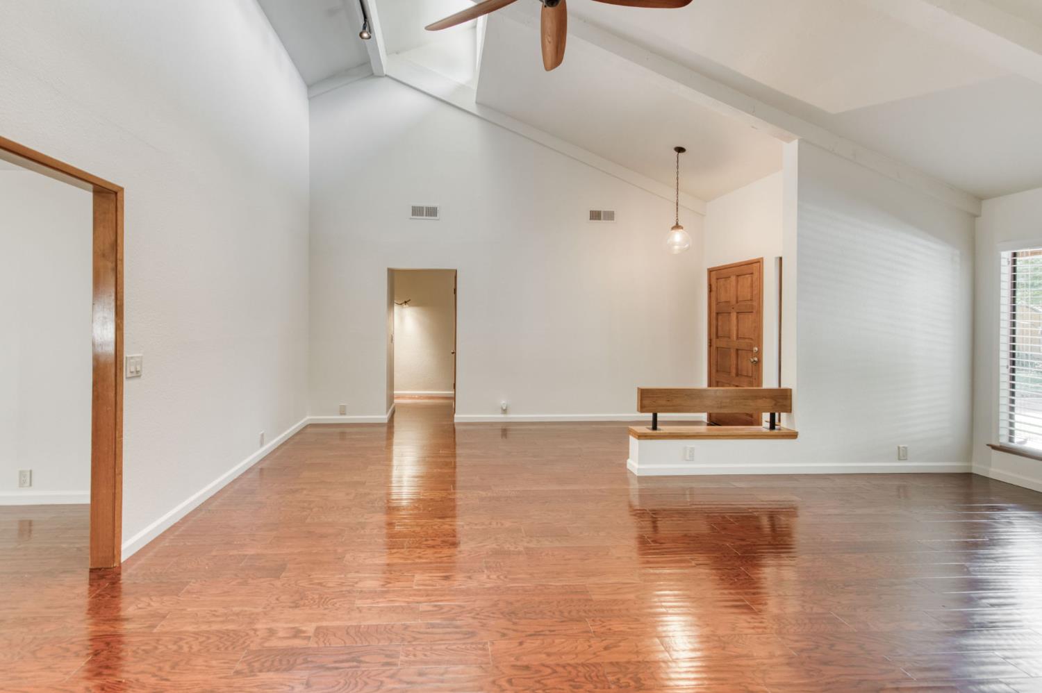 6300 N Palm Ave #105, Fresno, CA 93704
