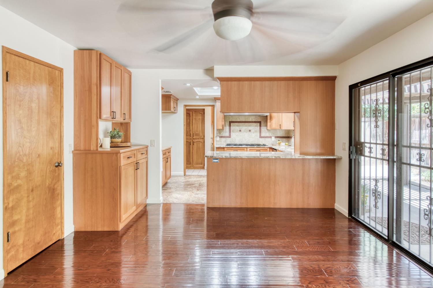6300 N Palm Ave #105, Fresno, CA 93704