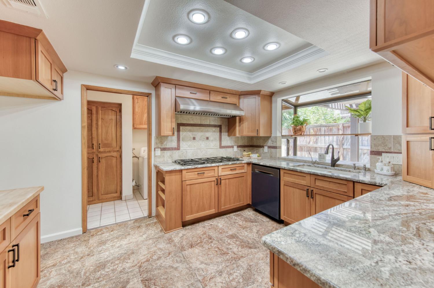 6300 N Palm Ave #105, Fresno, CA 93704