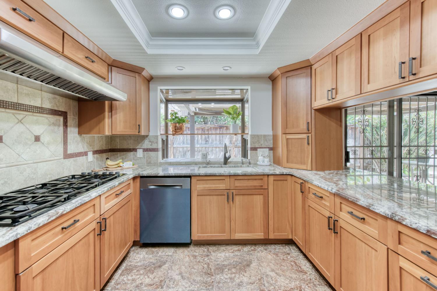 6300 N Palm Ave #105, Fresno, CA 93704