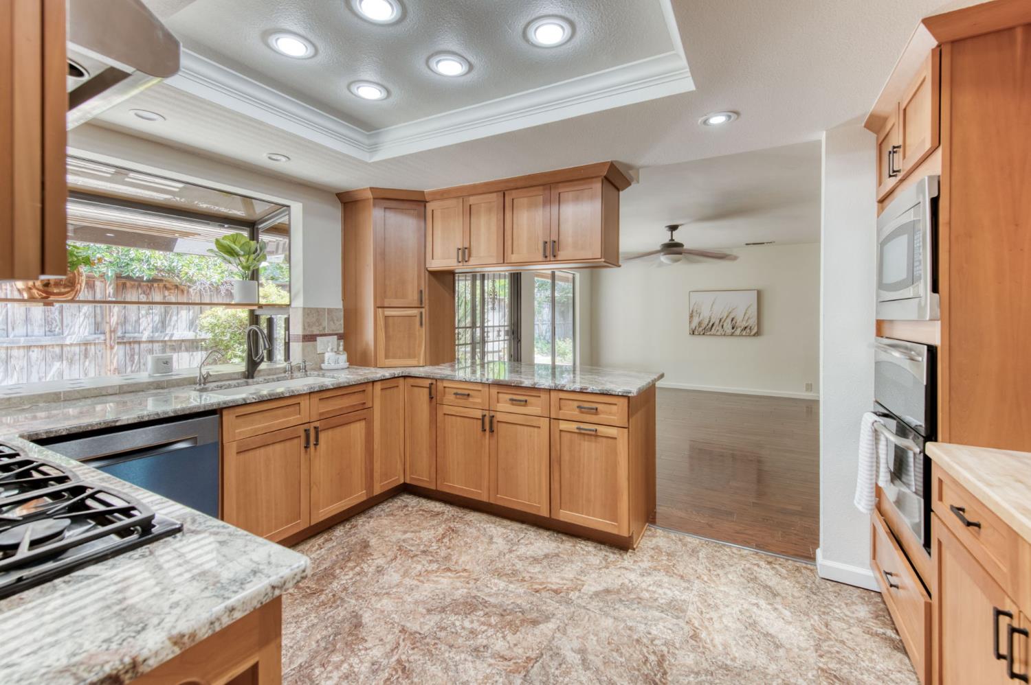 6300 N Palm Ave #105, Fresno, CA 93704