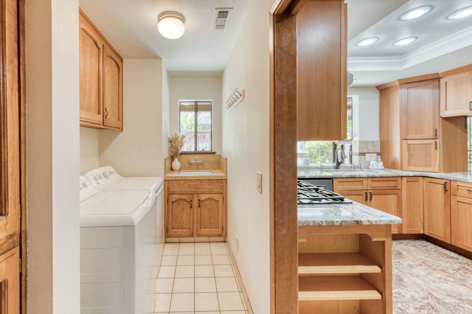 6300 N Palm Ave #105, Fresno, CA 93704
