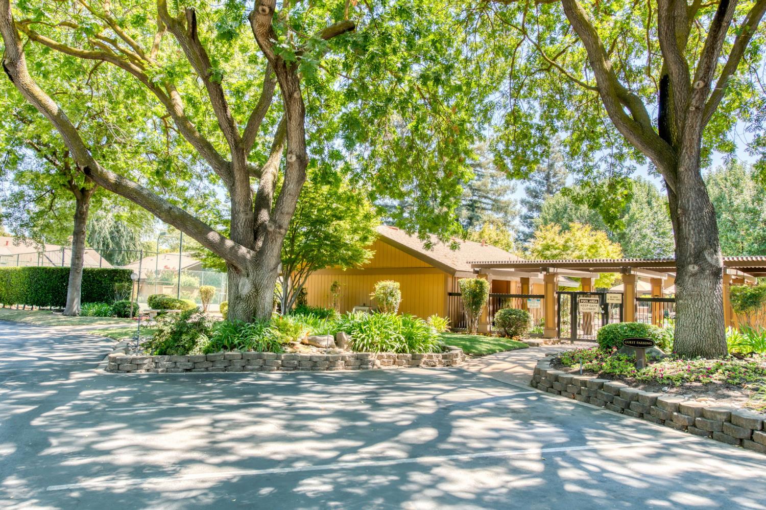 6300 N Palm Ave #105, Fresno, CA 93704