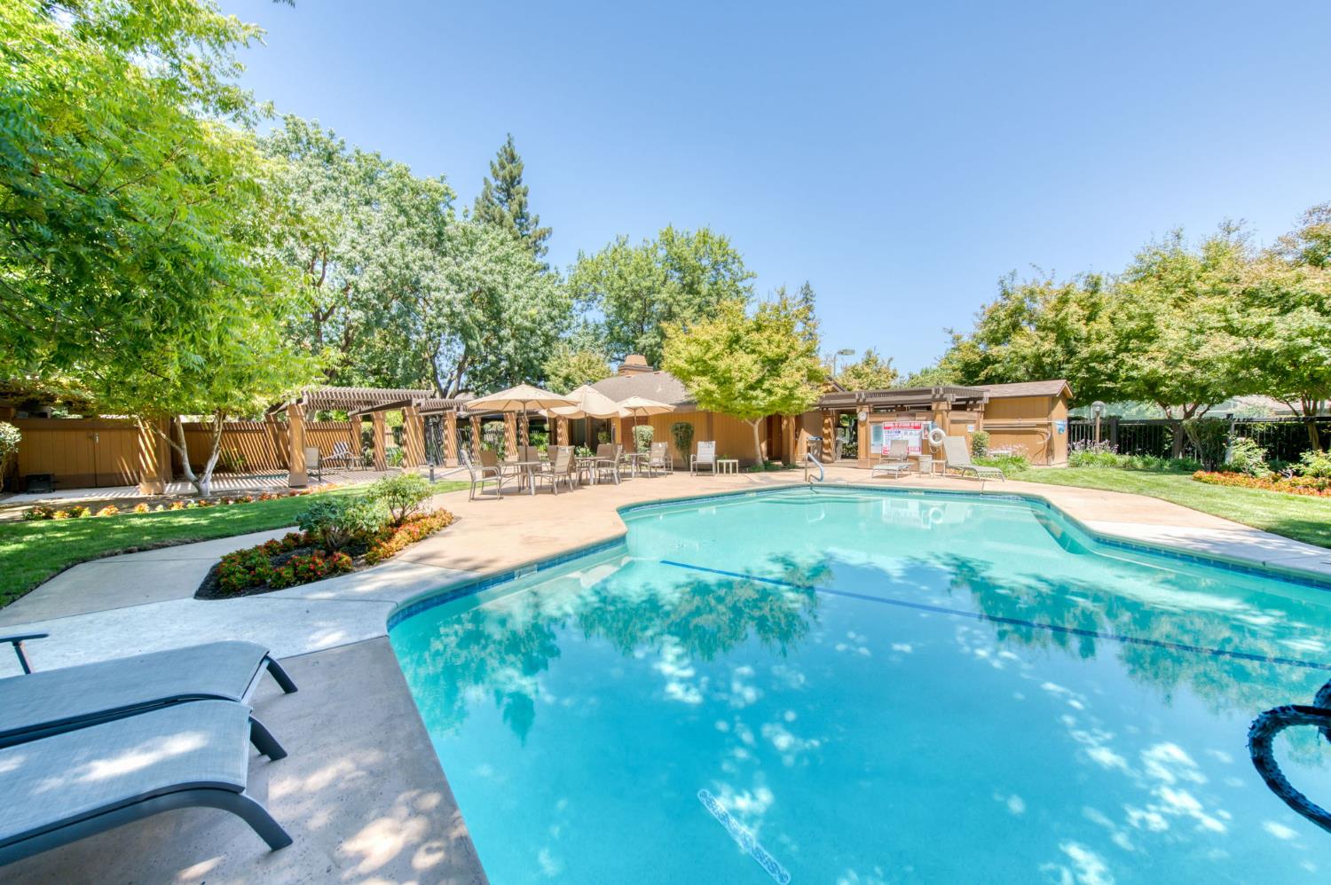 6300 N Palm Ave #105, Fresno, CA 93704