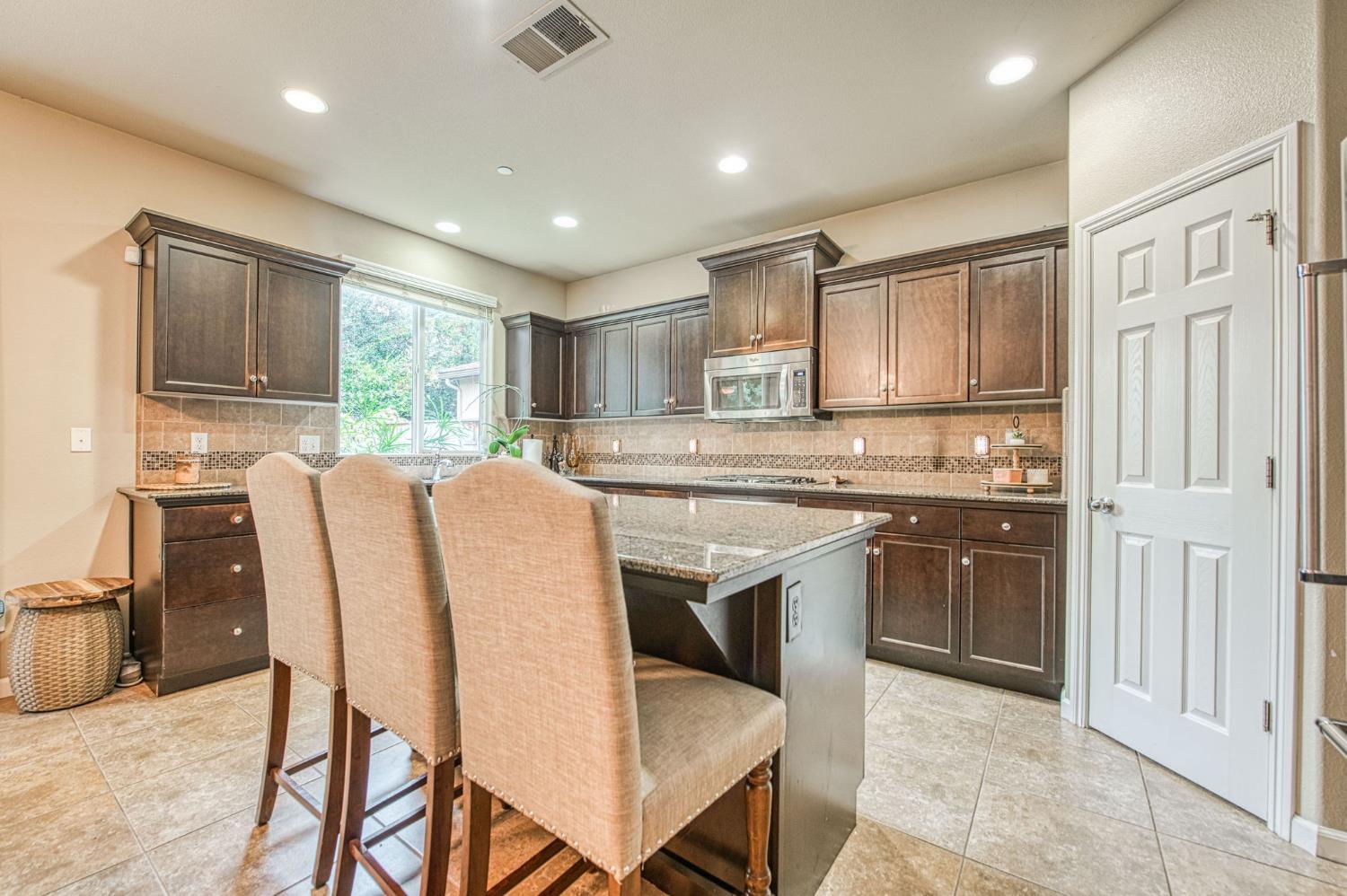 7141 N Lead Ave, Fresno, CA 93711