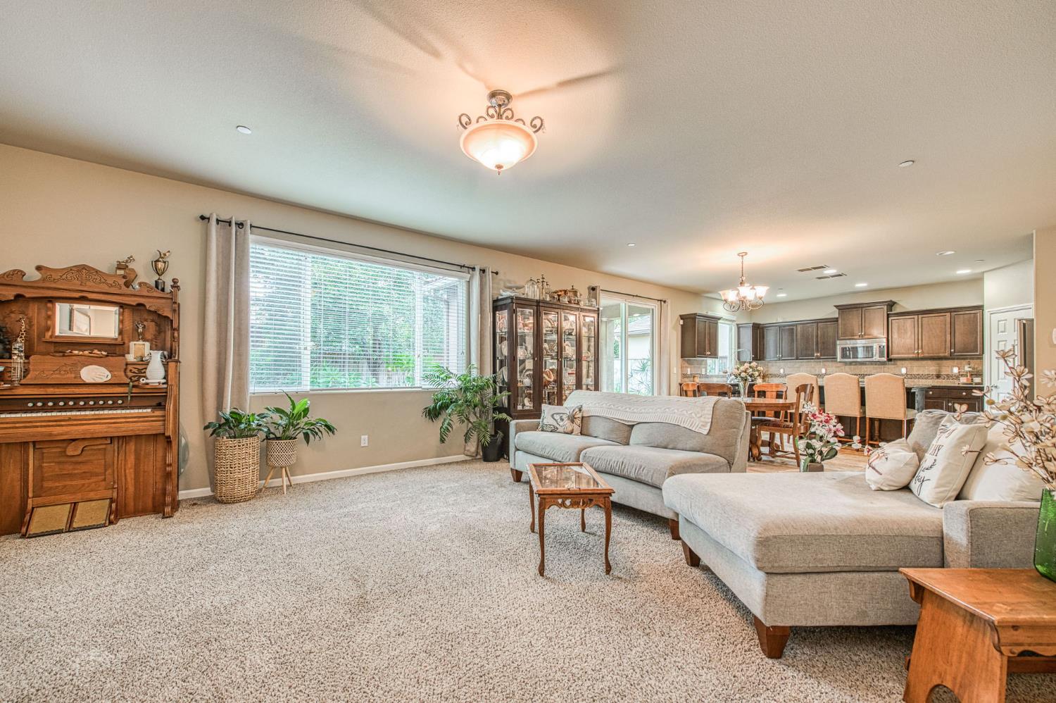 7141 N Lead Ave, Fresno, CA 93711