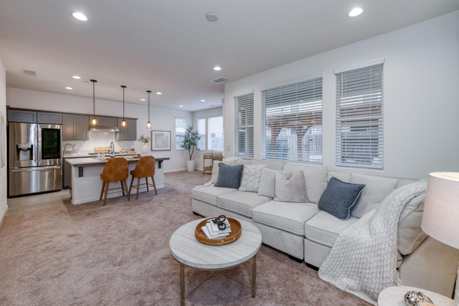 116 Aria Ave S, Madera, CA 93636