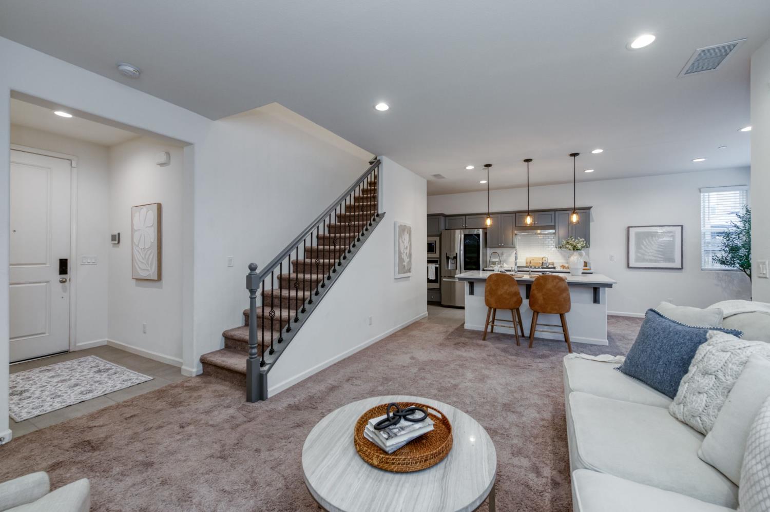 116 Aria Ave S, Madera, CA 93636