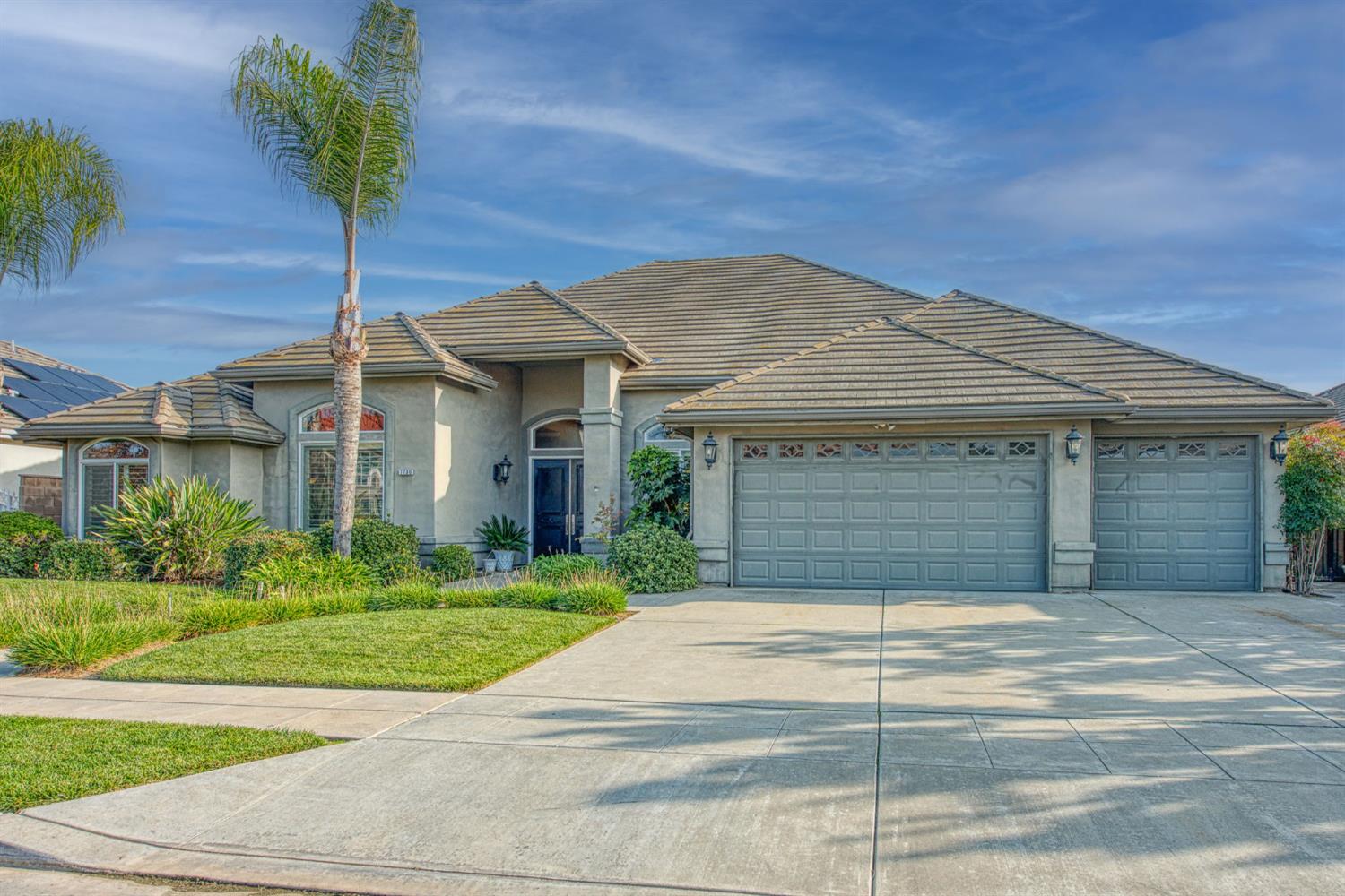 7730 N Gilroy Ave, Fresno, CA 93722