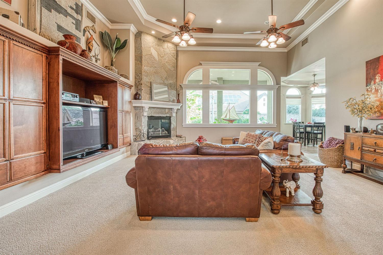 7730 N Gilroy Ave, Fresno, CA 93722