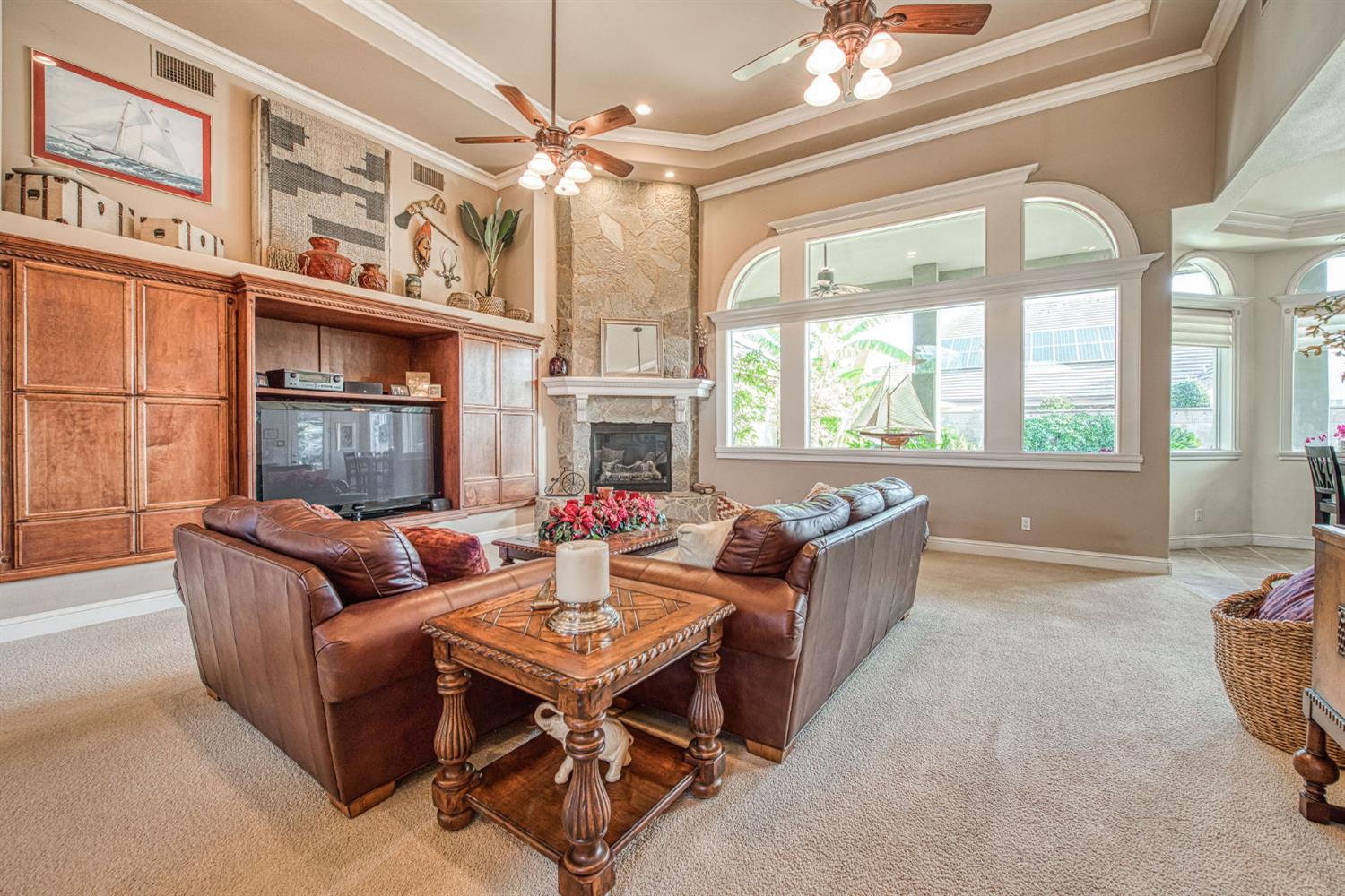 7730 N Gilroy Ave, Fresno, CA 93722